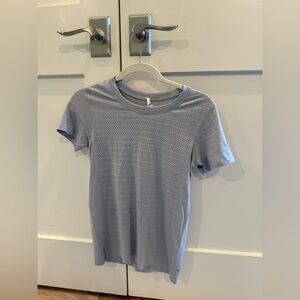 lululemon athletica Periwinkle Short Sleeve Tee